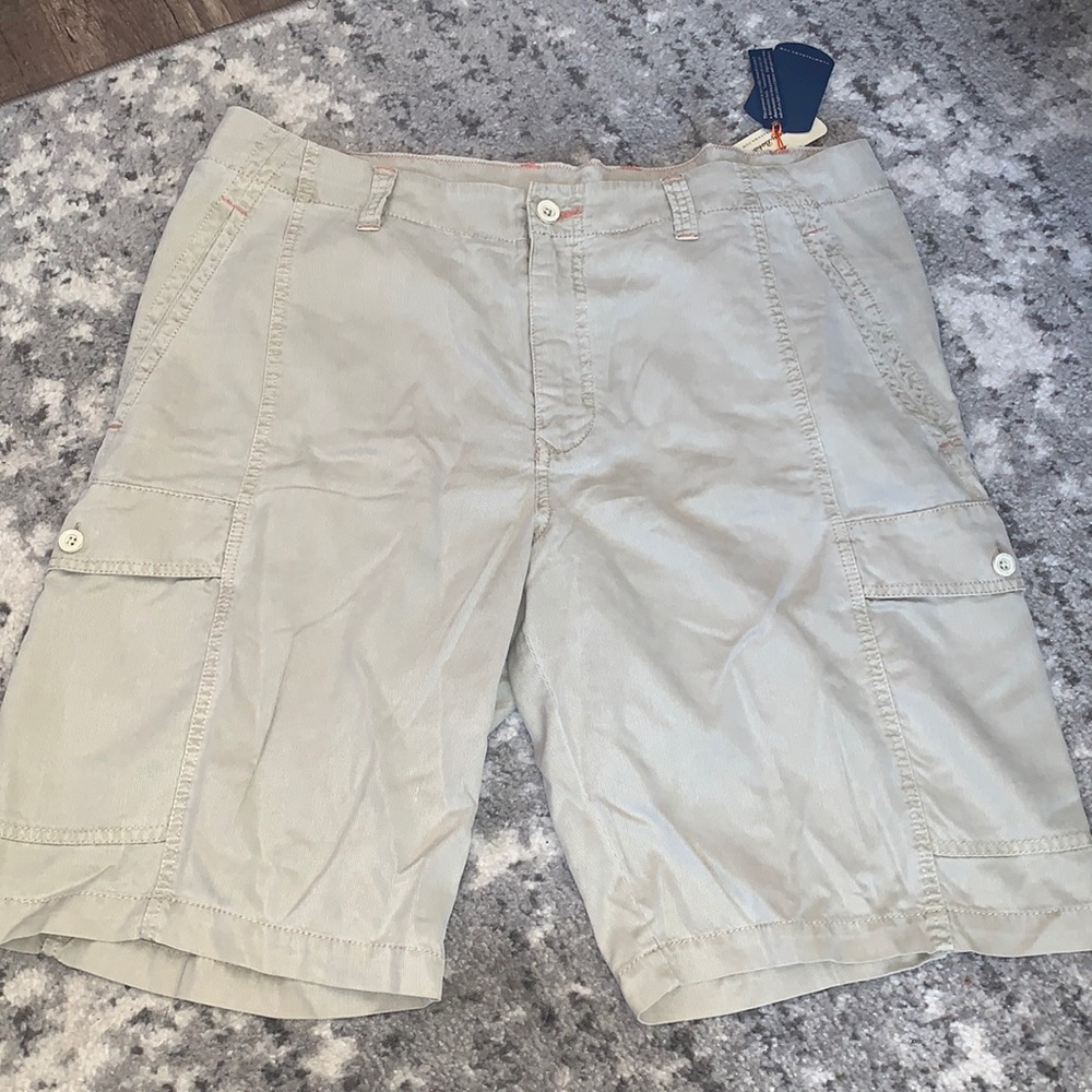 BNWT men’s Tommy bahama shorts